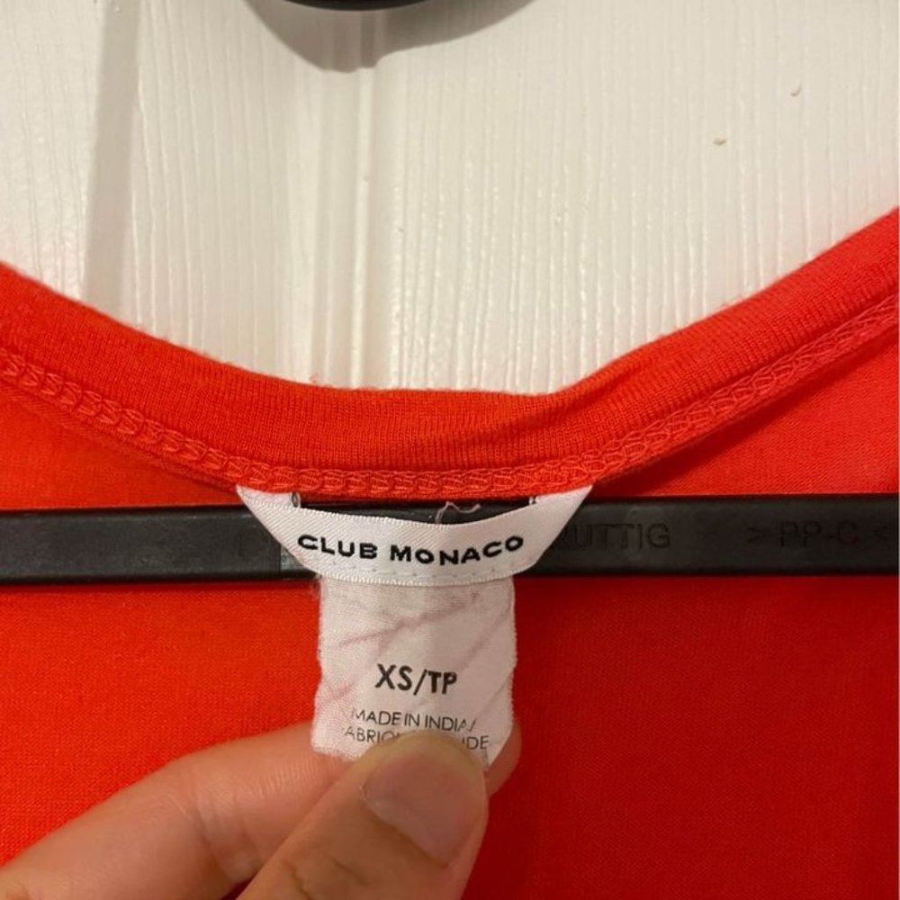 Club Monaco t-shirt - Picture 2 of 4